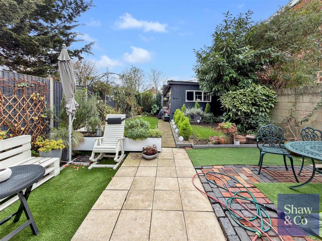 Property photo 2 of 12 Garden.Jpeg