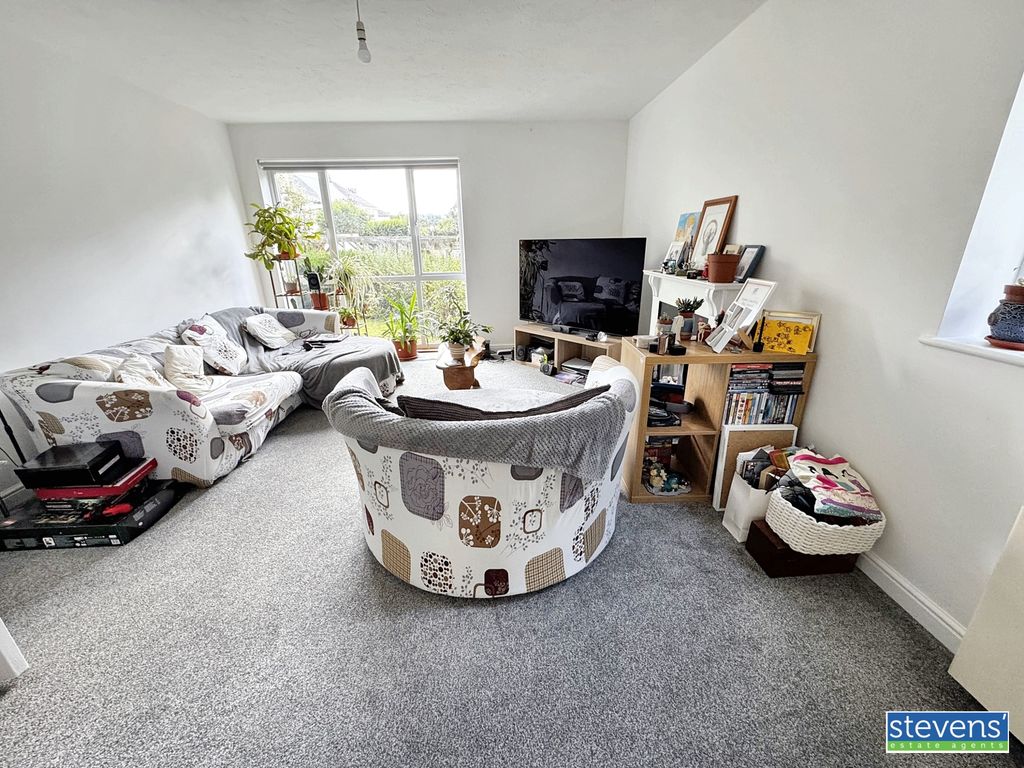 Property photo 3 of 7 Image00007