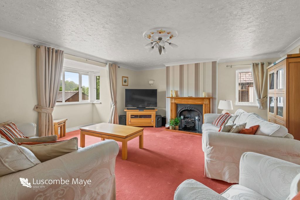 Property photo 3 of 14