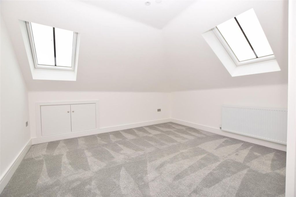 Property photo 1 of 5 Bedroom 1