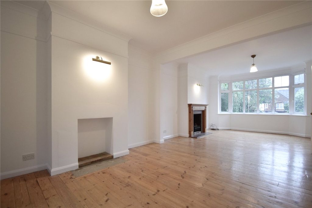 Property photo 2 of 12 Picture No. 24