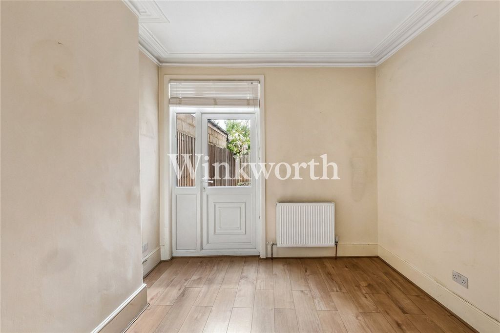 Property photo 3 of 13 Picture No. 18