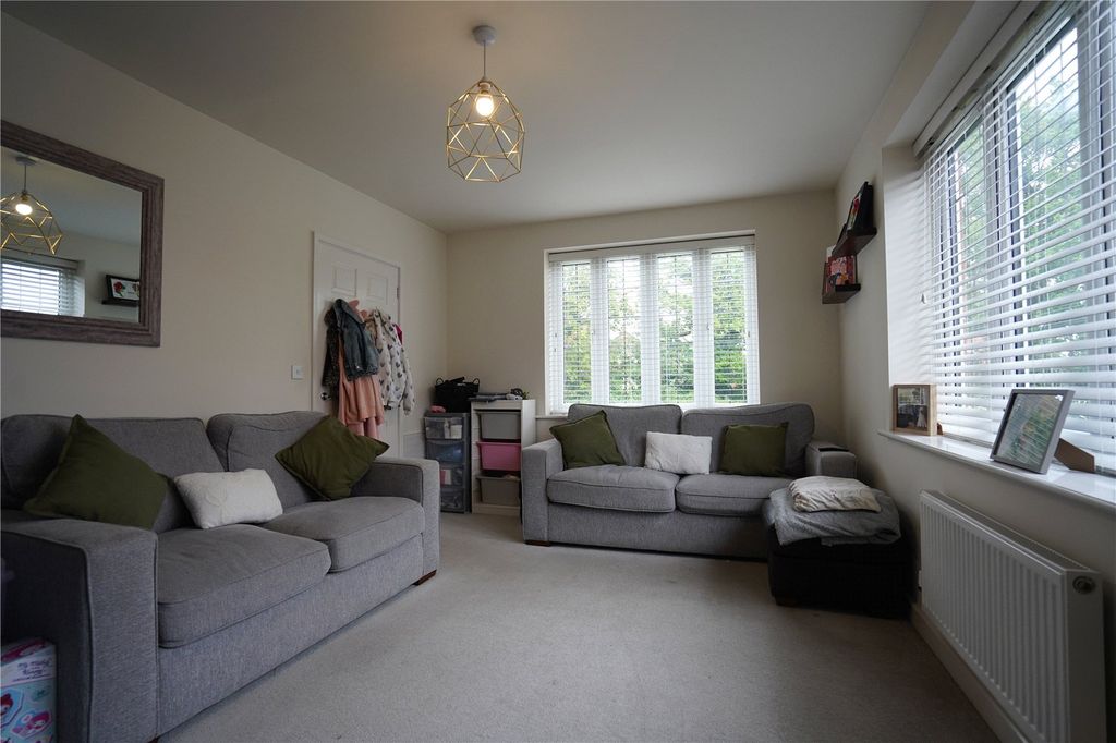 Property photo 3 of 16 Picture No. 02