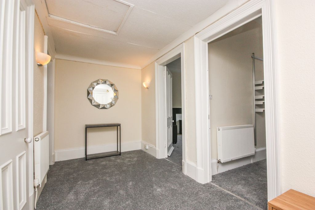 Property photo 2 of 10 Photo 2