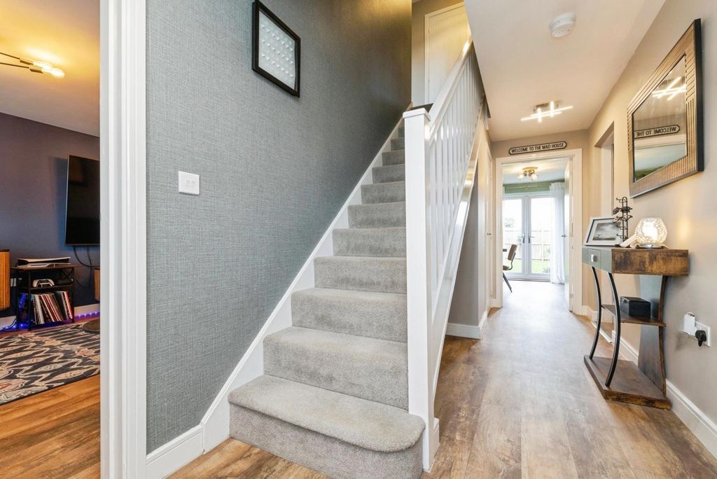 Property photo 3 of 19 Pbox-Img.Jpg