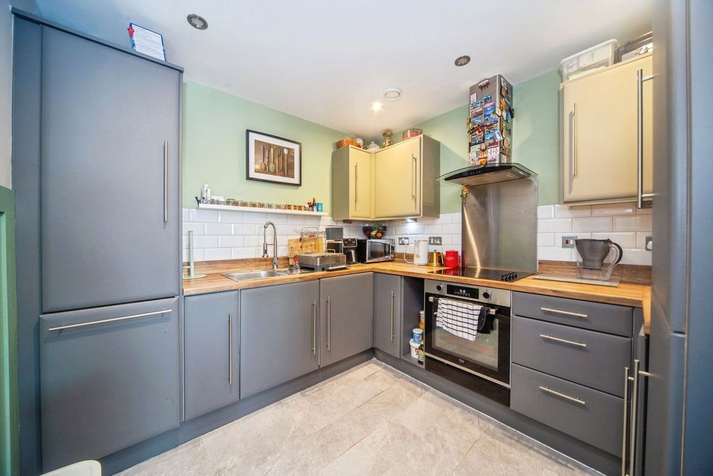 Property photo 2 of 16 Pbox-Img.Jpg
