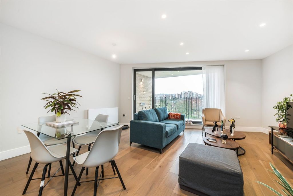 Property photo 3 of 8