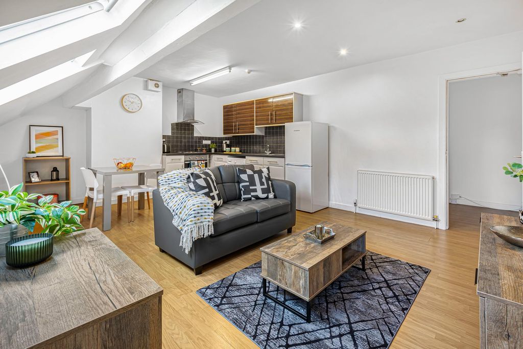 Property photo 3 of 8 Property Photo