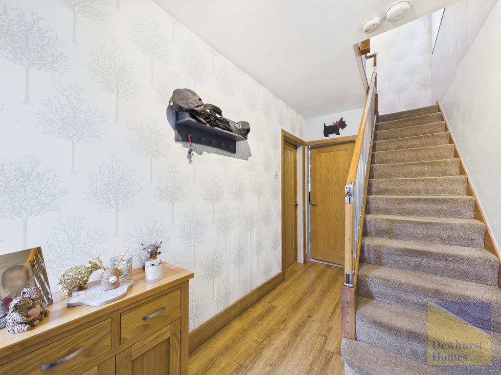 Property photo 2 of 25