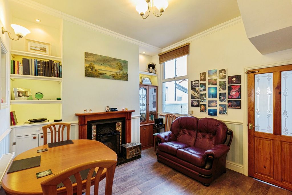 Property photo 3 of 14 Pbox-Img.Jpg