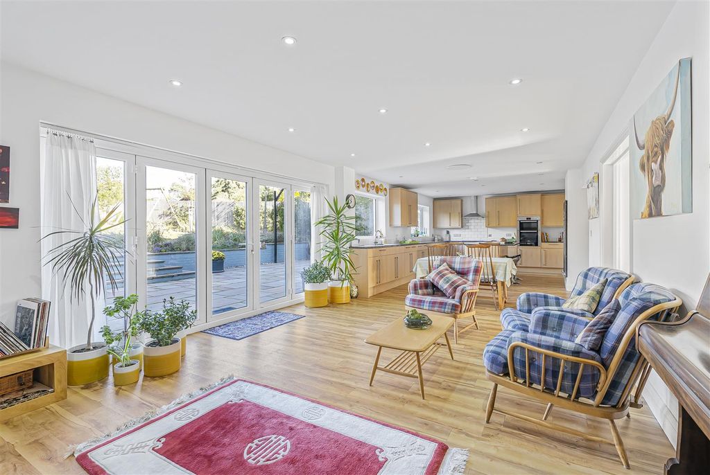 Property photo 2 of 16 42_39924.Jpg