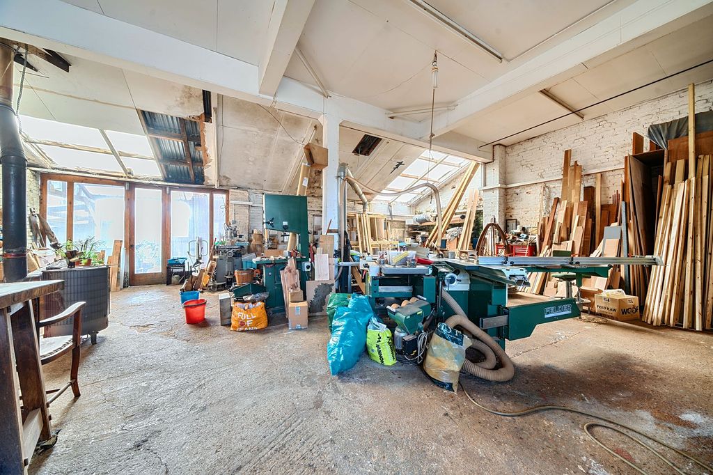 Property photo 3 of 26 Workshop