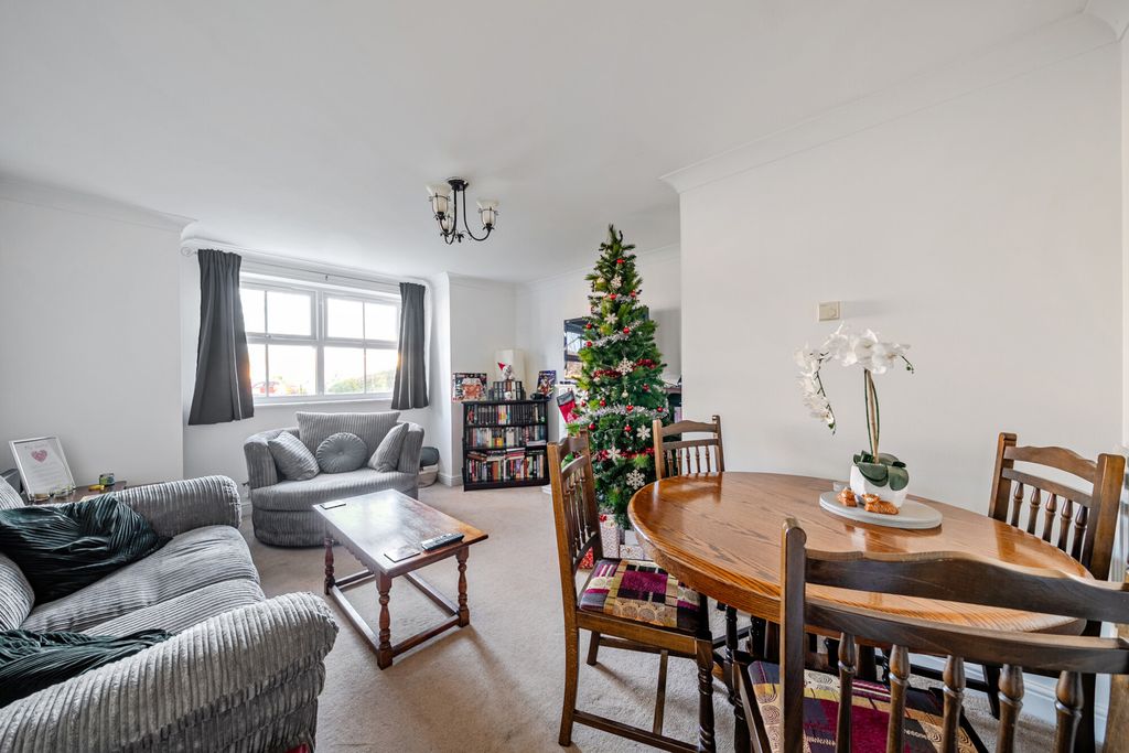 Property photo 2 of 16 1388713-11-693Abf...