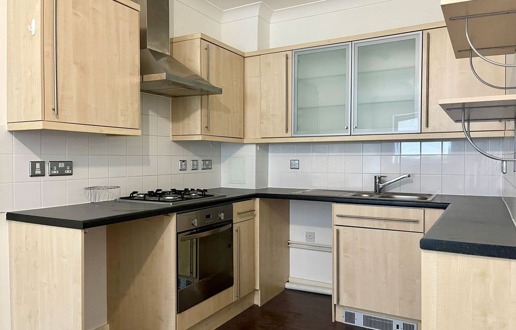 Property photo 3 of 7 Picture 3