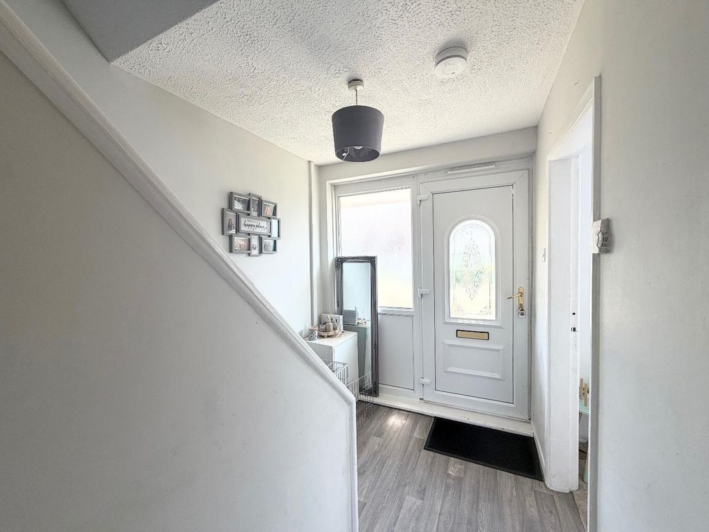 Property photo 2 of 12 Entrance Hallway