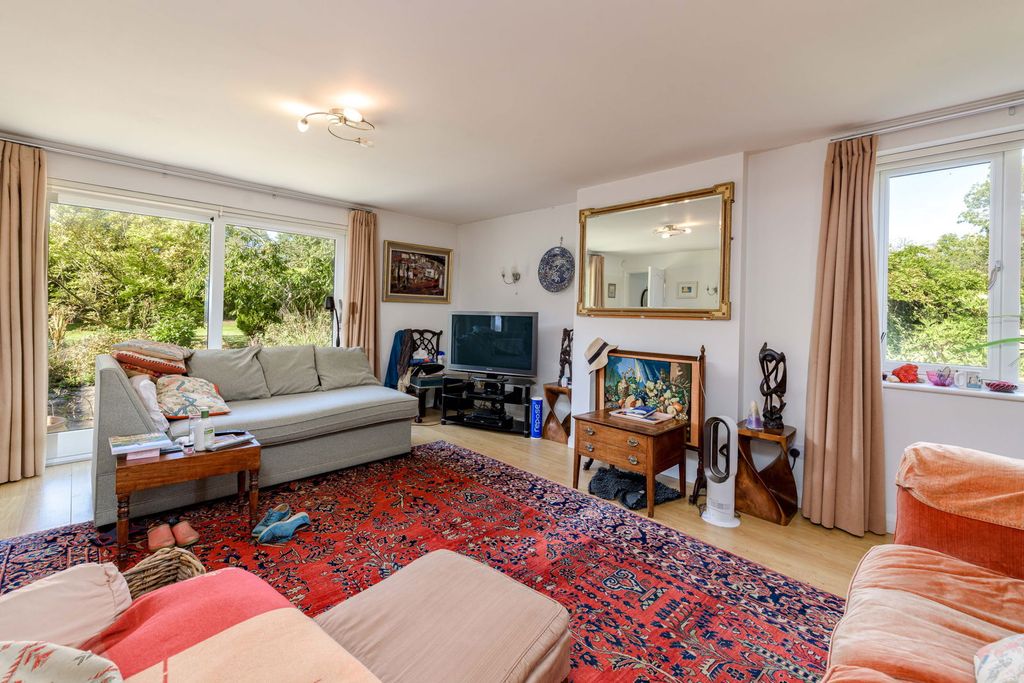 Property photo 3 of 32