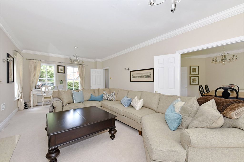 Property photo 2 of 13 Sitting Room