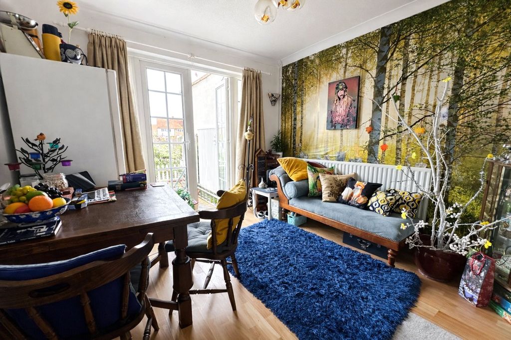 Property photo 2 of 16 Picture 2