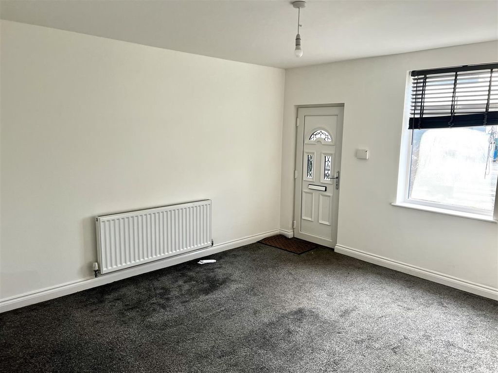 Property photo 2 of 12 Living Room.Jpg