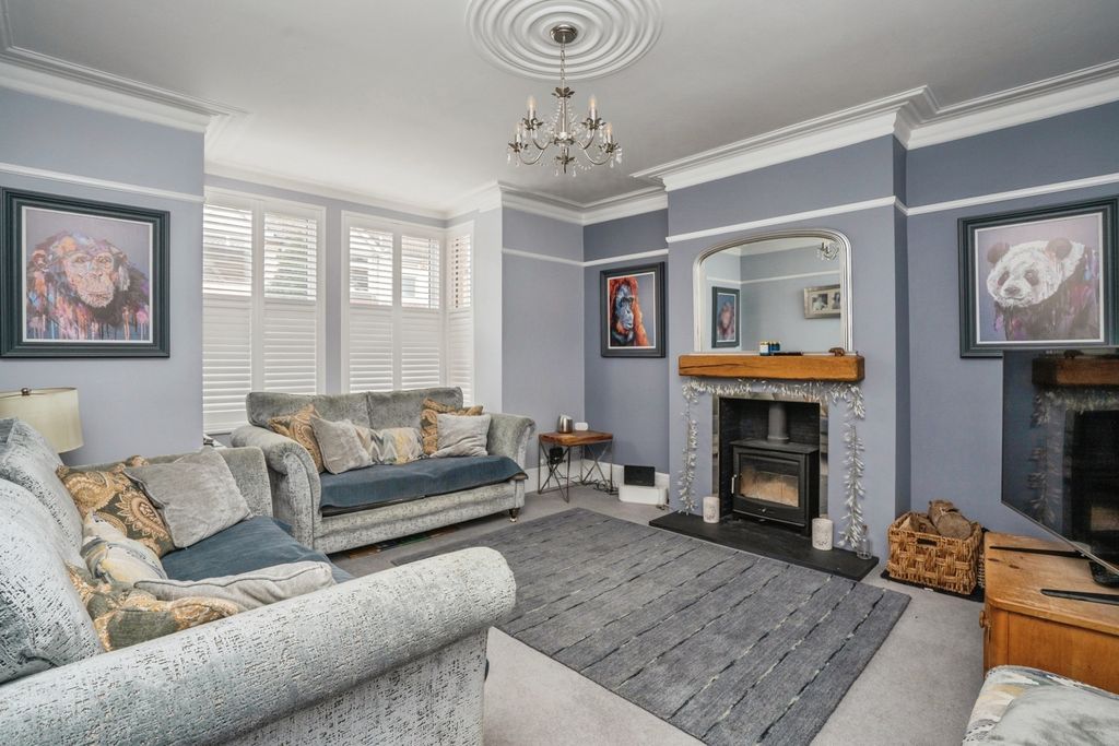 Property photo 2 of 16 Pbox-Img.Jpg