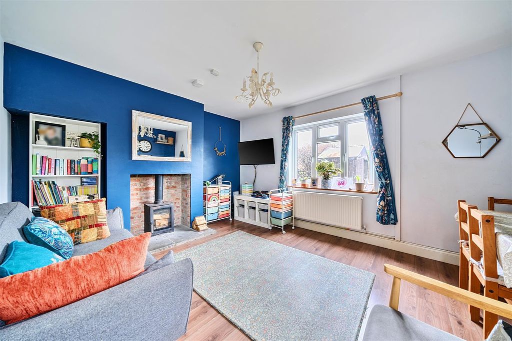 Property photo 3 of 17 Sitting Room