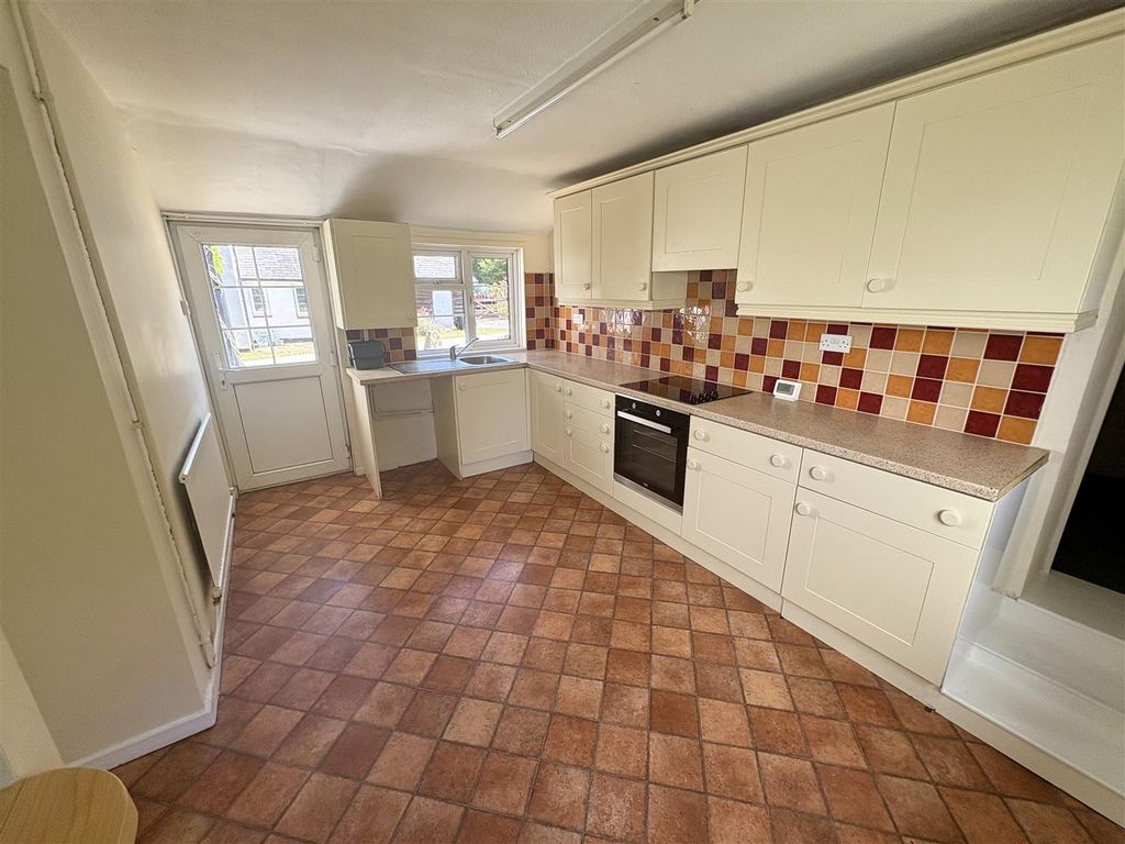 Property photo 3 of 16 Kitchen