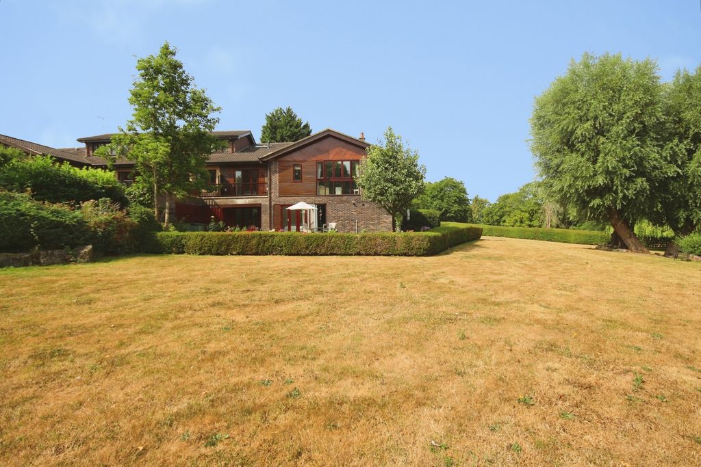 Property photo 1 of 18 Grounds