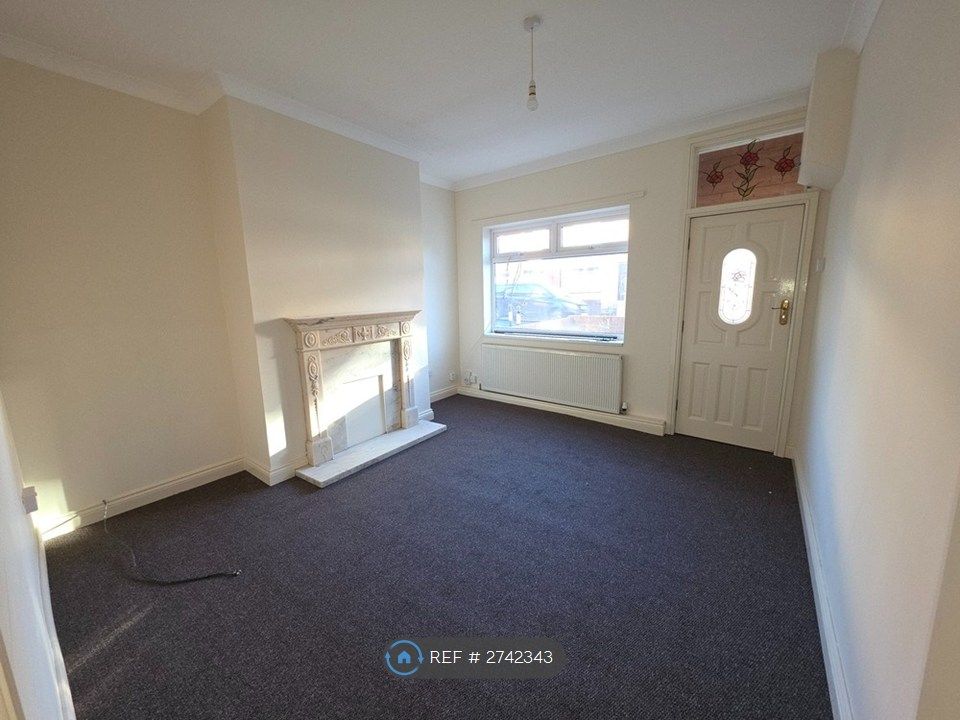 Property photo 1 of 15 Lounge