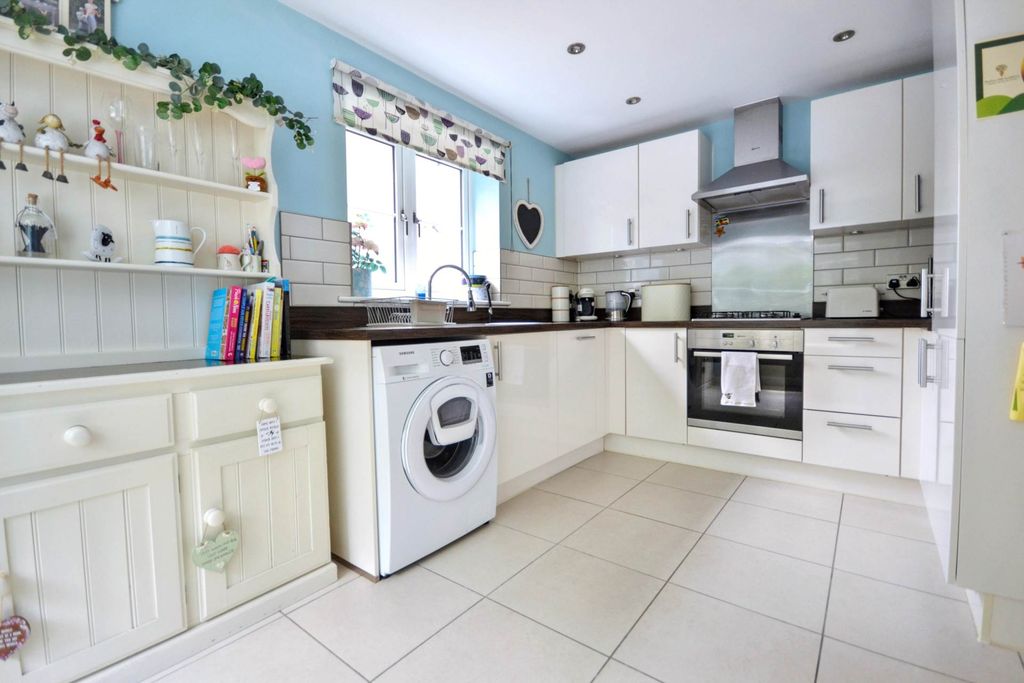 Property photo 3 of 18