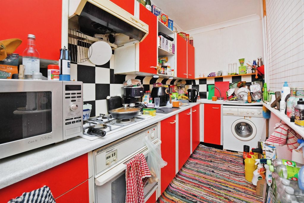 Property photo 3 of 14