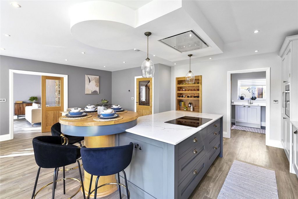 Property photo 3 of 14 Kitchen Example