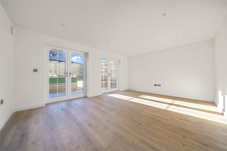 Property photo 2 of 11