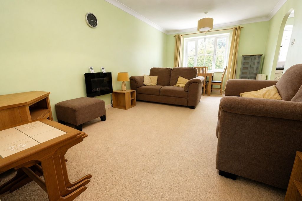 Property photo 3 of 13