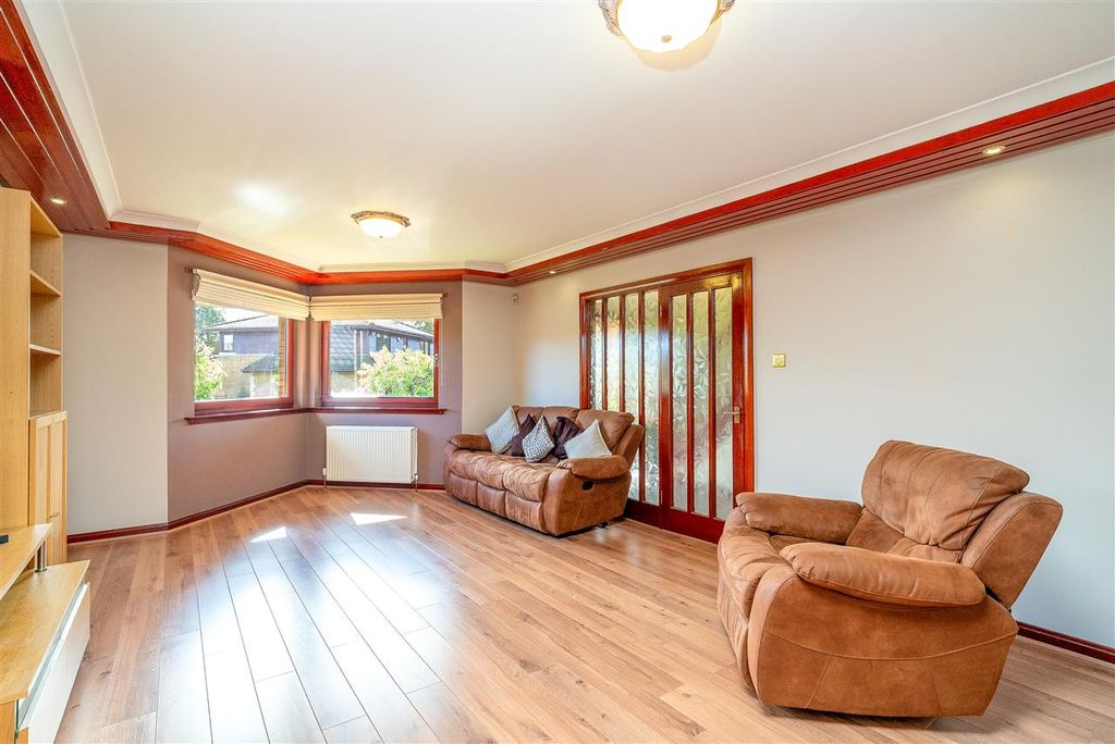 Property photo 2 of 27