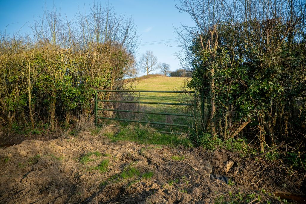 Property photo 3 of 4 Photo 3