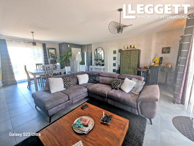 Property photo 3 of 10