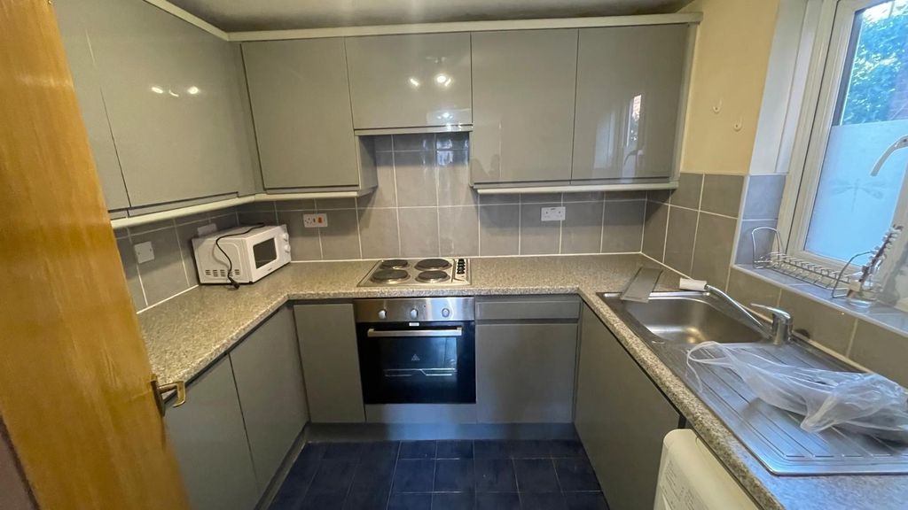 Property photo 2 of 8 49E4c982-E15B-4368-Be28-17359B9c0F79.Jpg