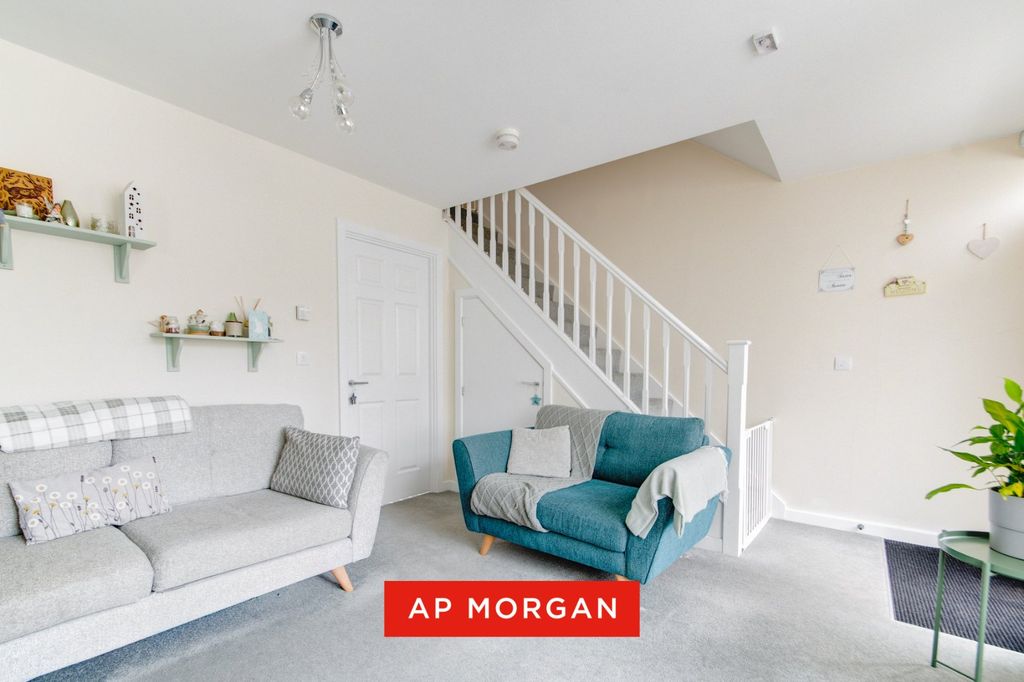 Property photo 3 of 15 Picture No. 12