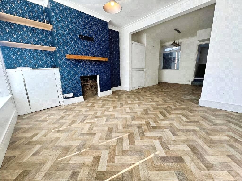 Property photo 2 of 10 Picture No. 12