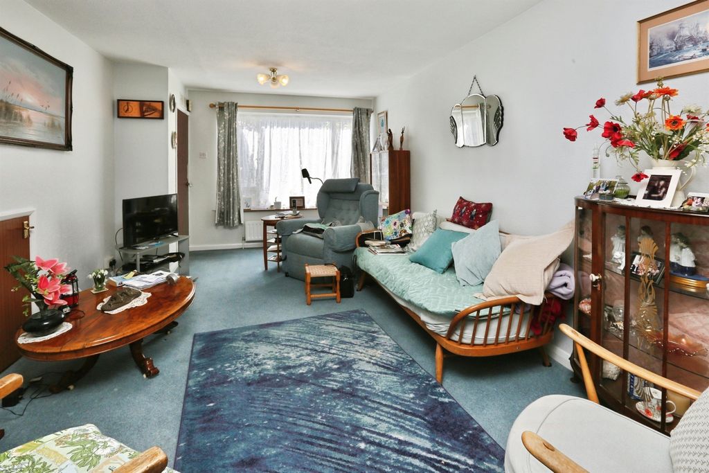 Property photo 3 of 17