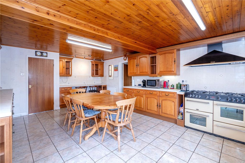 Property photo 3 of 17 Picture No. 11