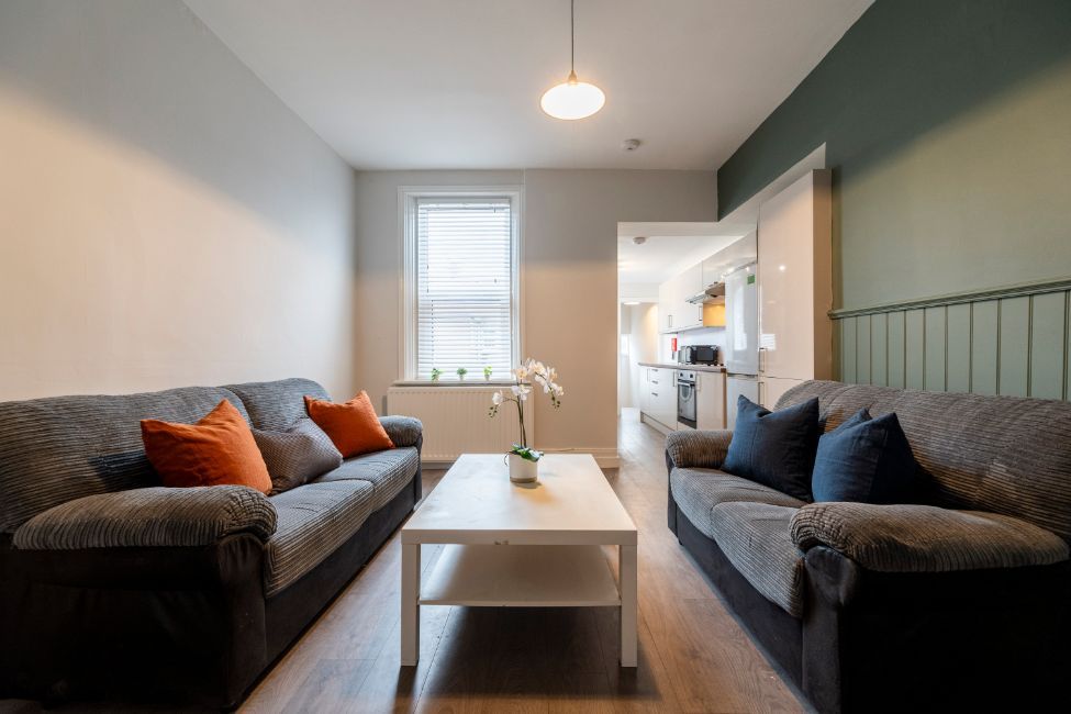 Property photo 1 of 13 153Hs - Living Area