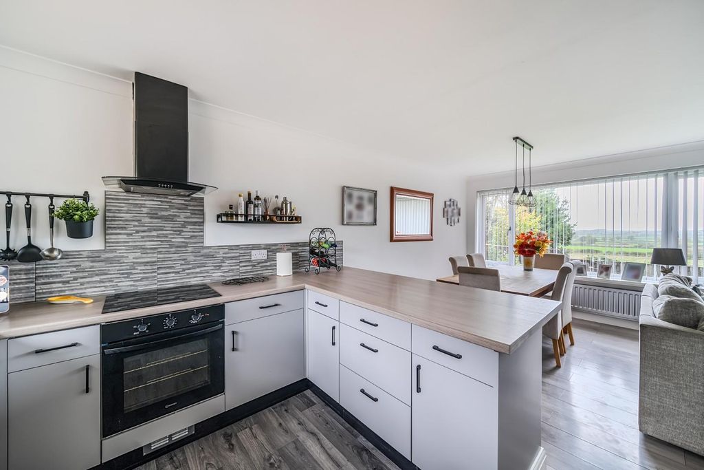 Property photo 3 of 18 1373972-2-6908A32A21Fe6.Jpg