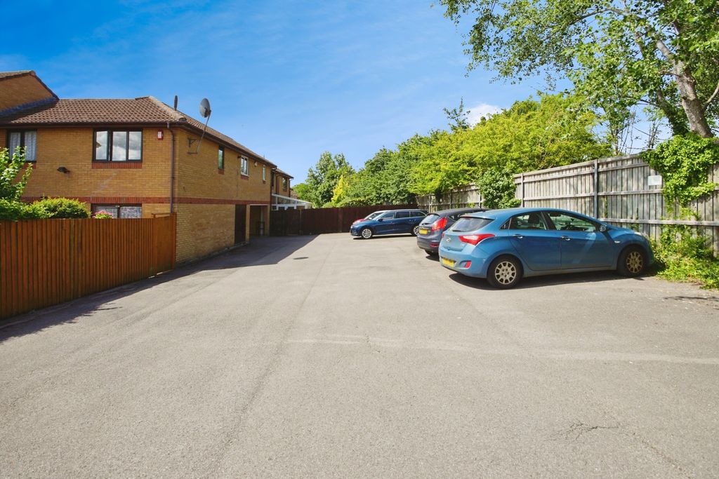 Property photo 2 of 11 Photo