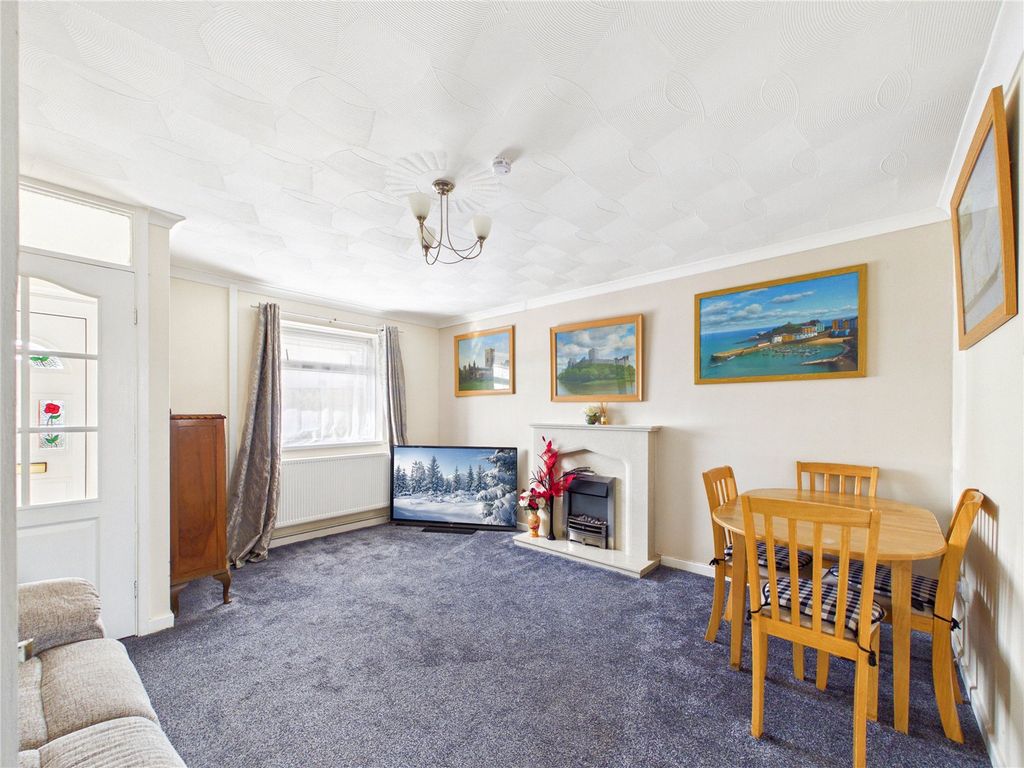 Property photo 3 of 18 Picture No. 06