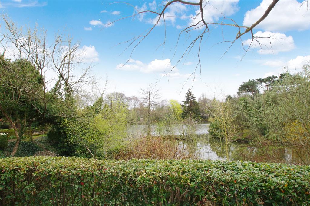 Property photo 3 of 11