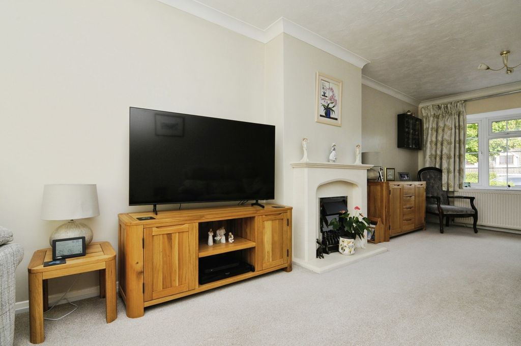 Property photo 3 of 17 Internal