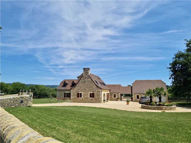 Property photo 3 of 47 Immaculately Presented Home In The Rural Countryside In The Historic Village Of Saint Jean Lespinass