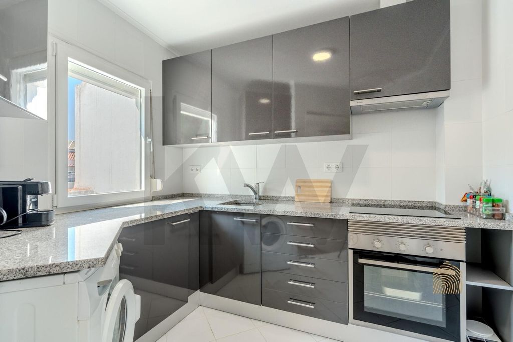 Property photo 1 of 25 T2 In Cruz Quebrada | Veranda | Potential Duplex | 1 Minute To The Train | Jamor And Beach On Foot