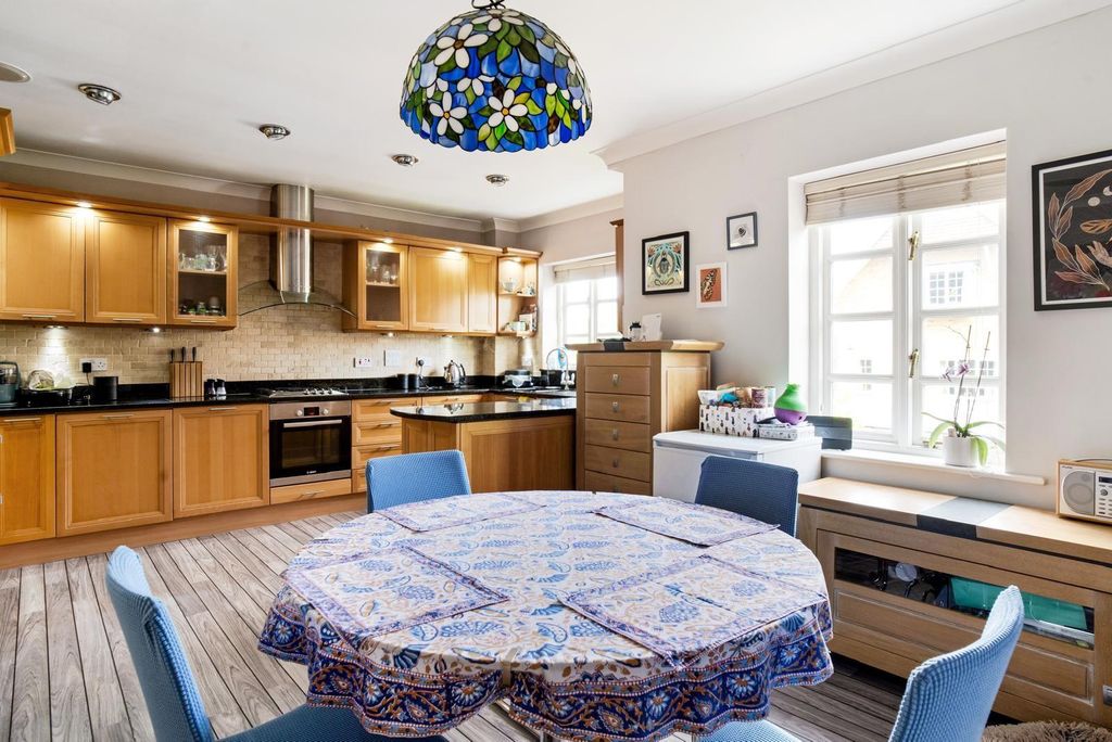 Property photo 2 of 10 6.Jpg